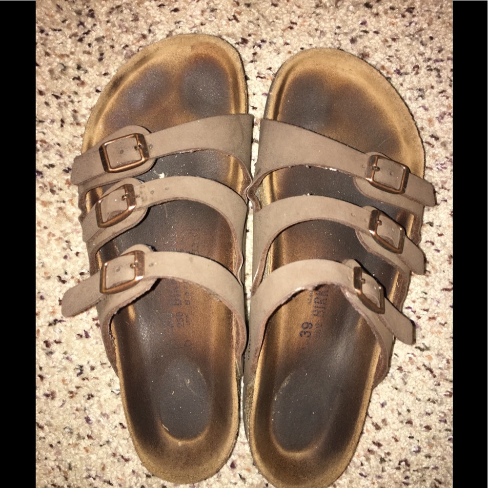 3 STRAP BIRKENSTOCKS 39 on hold