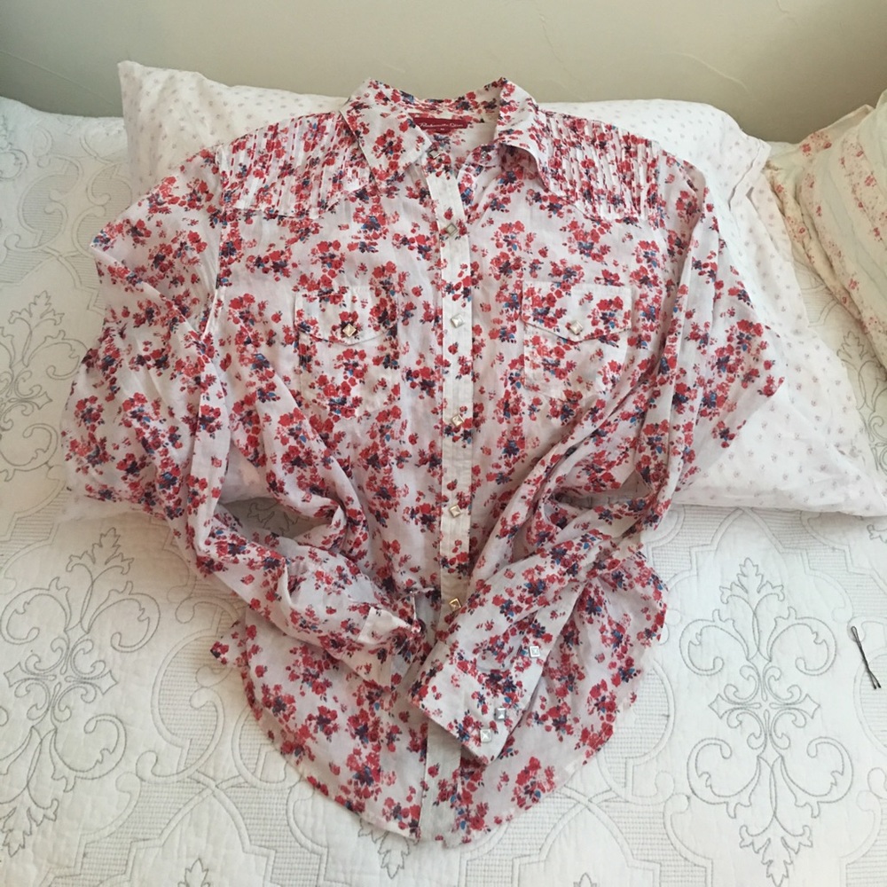Women's red and blue floral western shirt