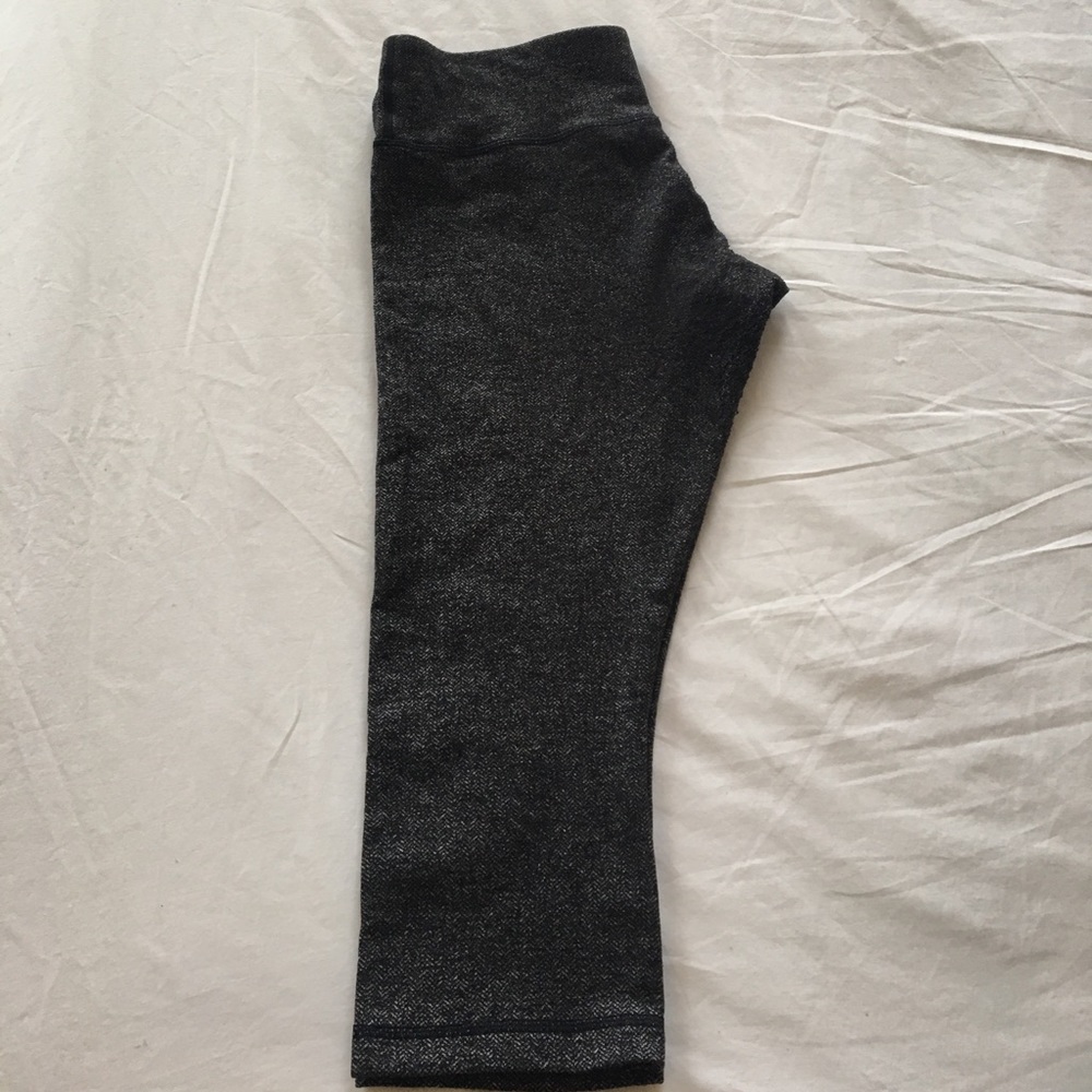 Lululemon wunder under crops w/ herringbone print!