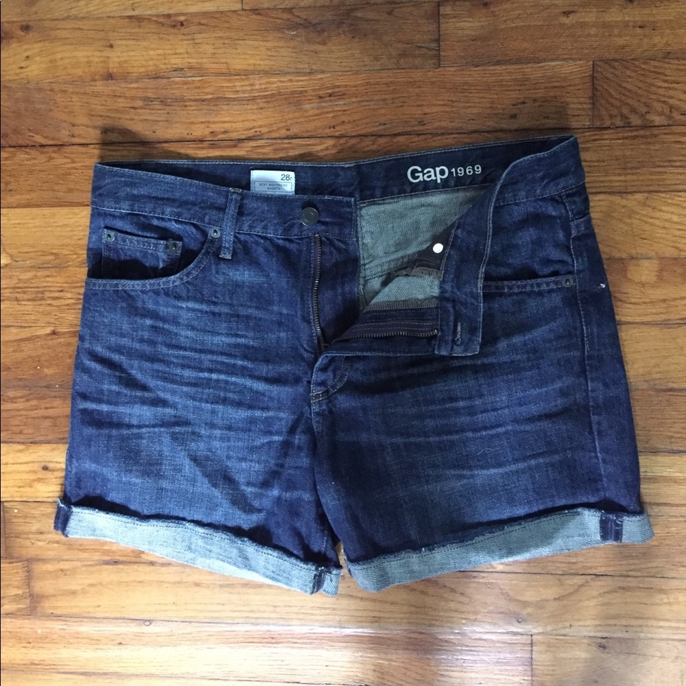 Gap 1969 sexy boyfriend shorts