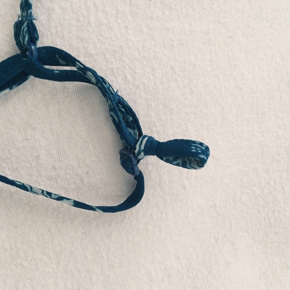 Red & Blue embroidered dress - Picture 4 of 4