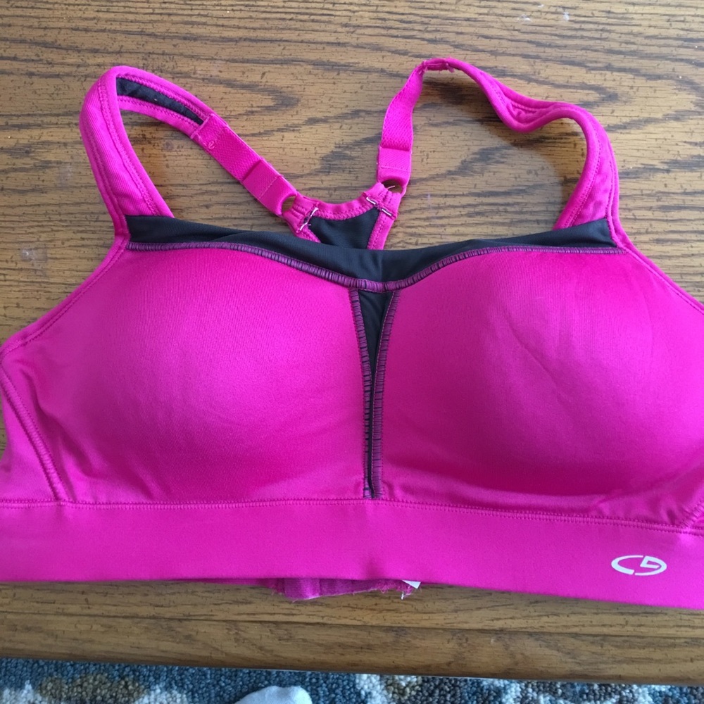 Sports bra (36C)