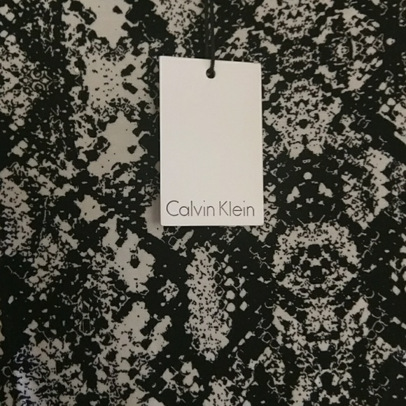 Calvin Klein Tee - Picture 2 of 2