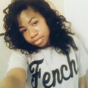 Meet your Posher, Nadia