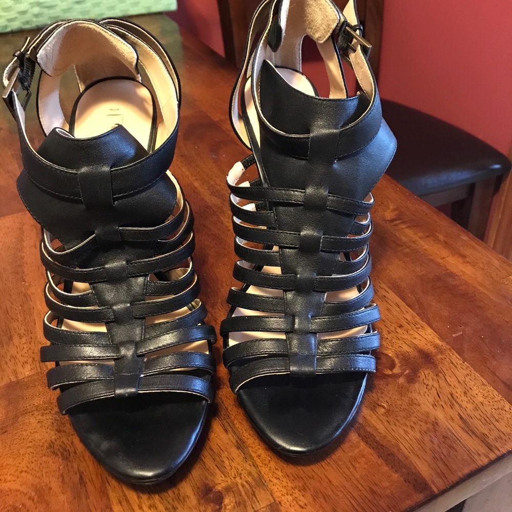 Black sandal heels.