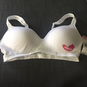 New never used HANES PUSH UP BRA size Large
