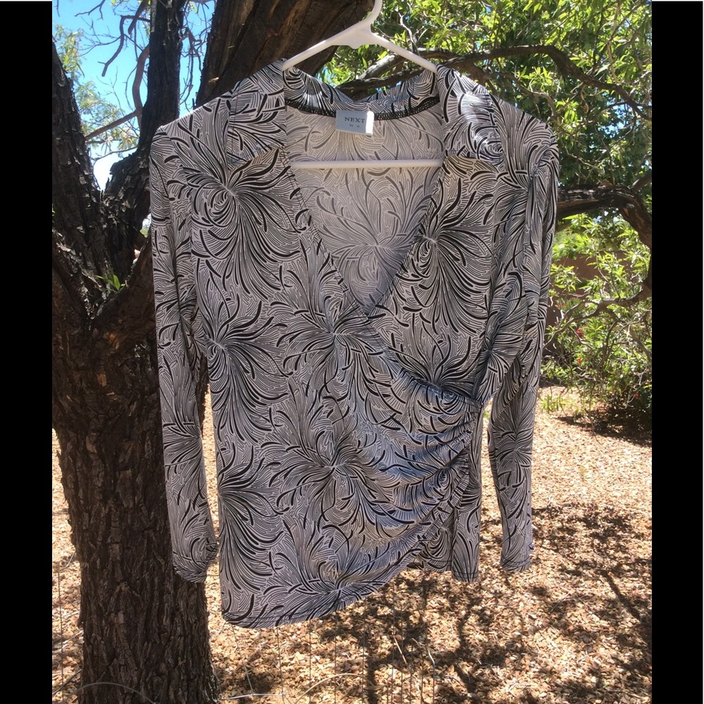 Very flattering NEXT top