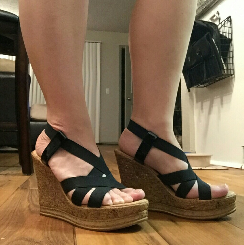 FINAL SALE!!! Platform sandals