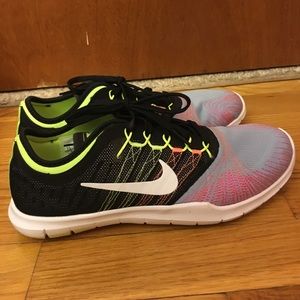 Nike running shoes sz 7.5