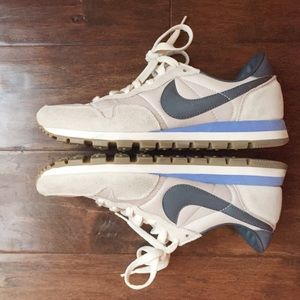 Nike Vintage Collection Air Pegasus '83 Sneaker