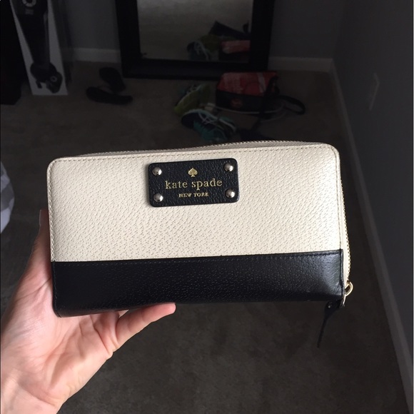 Kate Spade Wallet - Picture 1 of 4