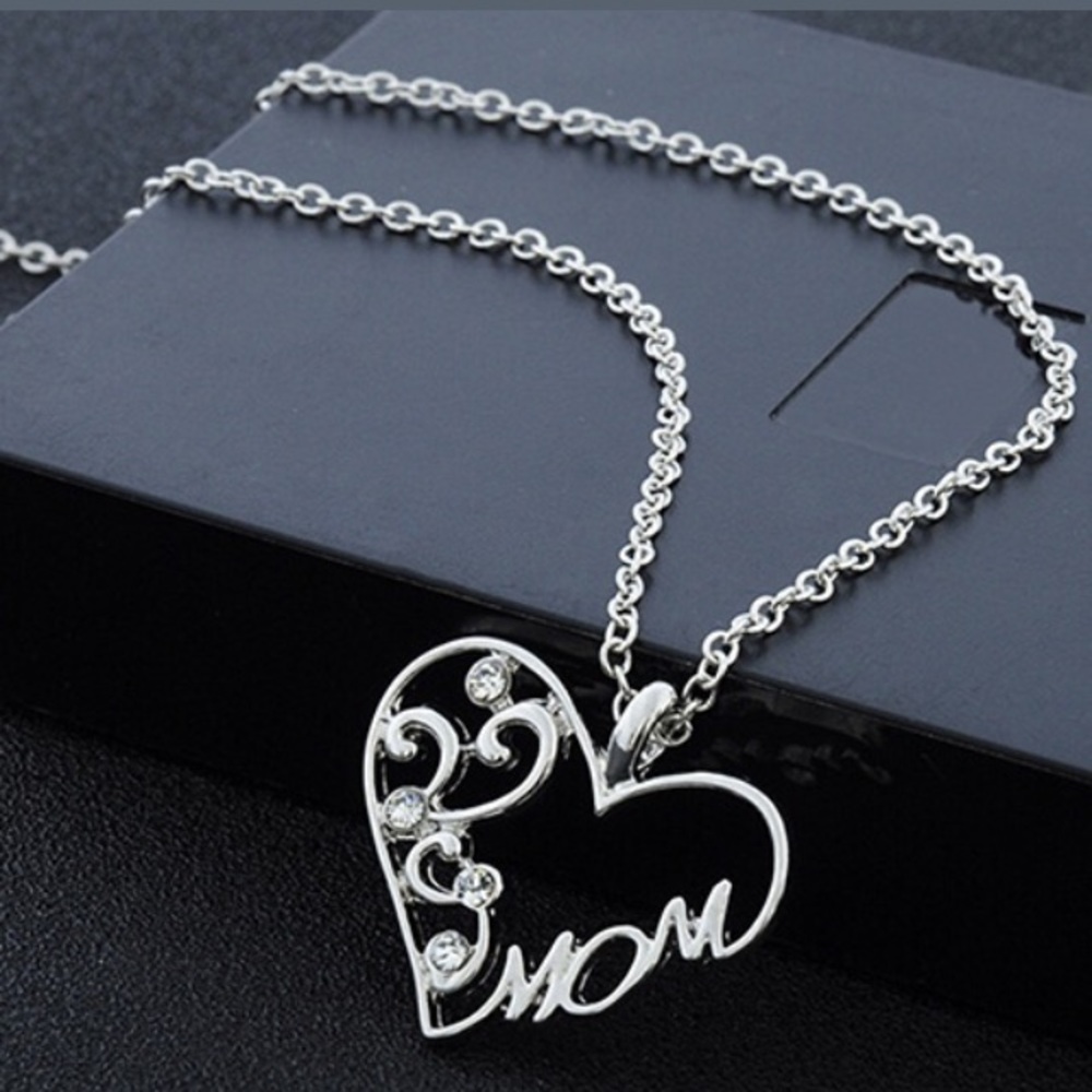 Elegant Hollow Love Heart Necklace