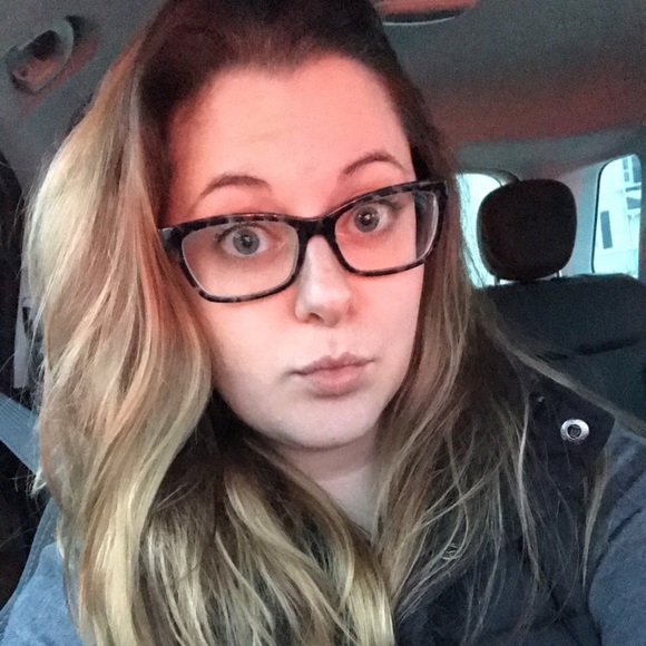 Meet your Posher, Ashley - Picture 3 of 4