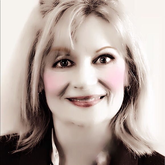 Meet your Posher, Karen - Picture 1 of 1