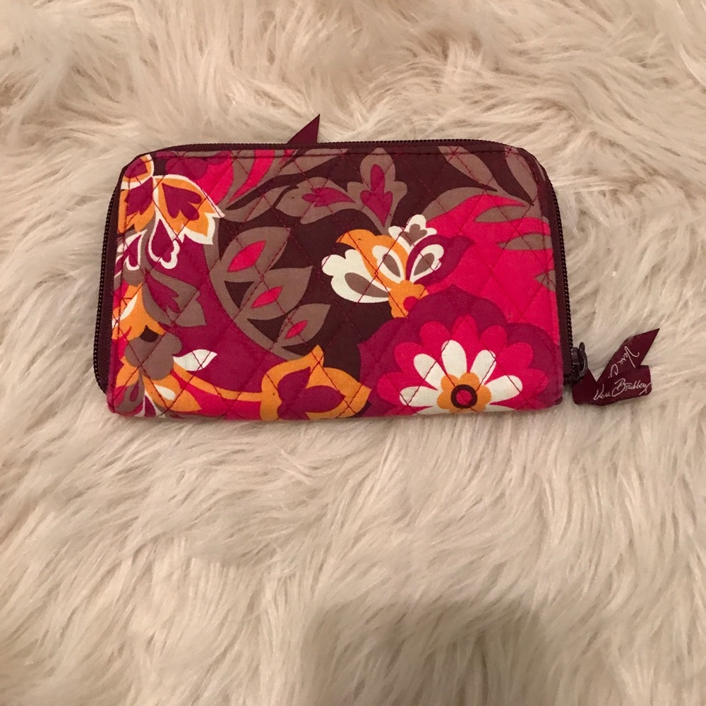 Vera Bradley zip around wallet