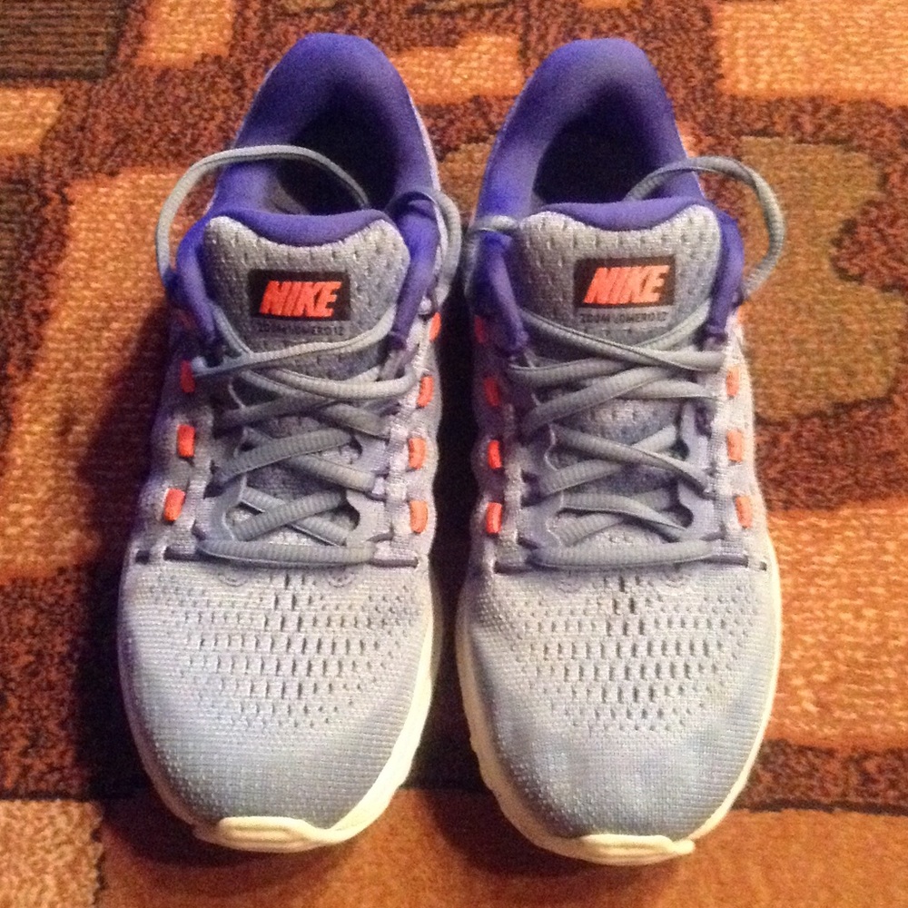 Nik sneakers 7.5