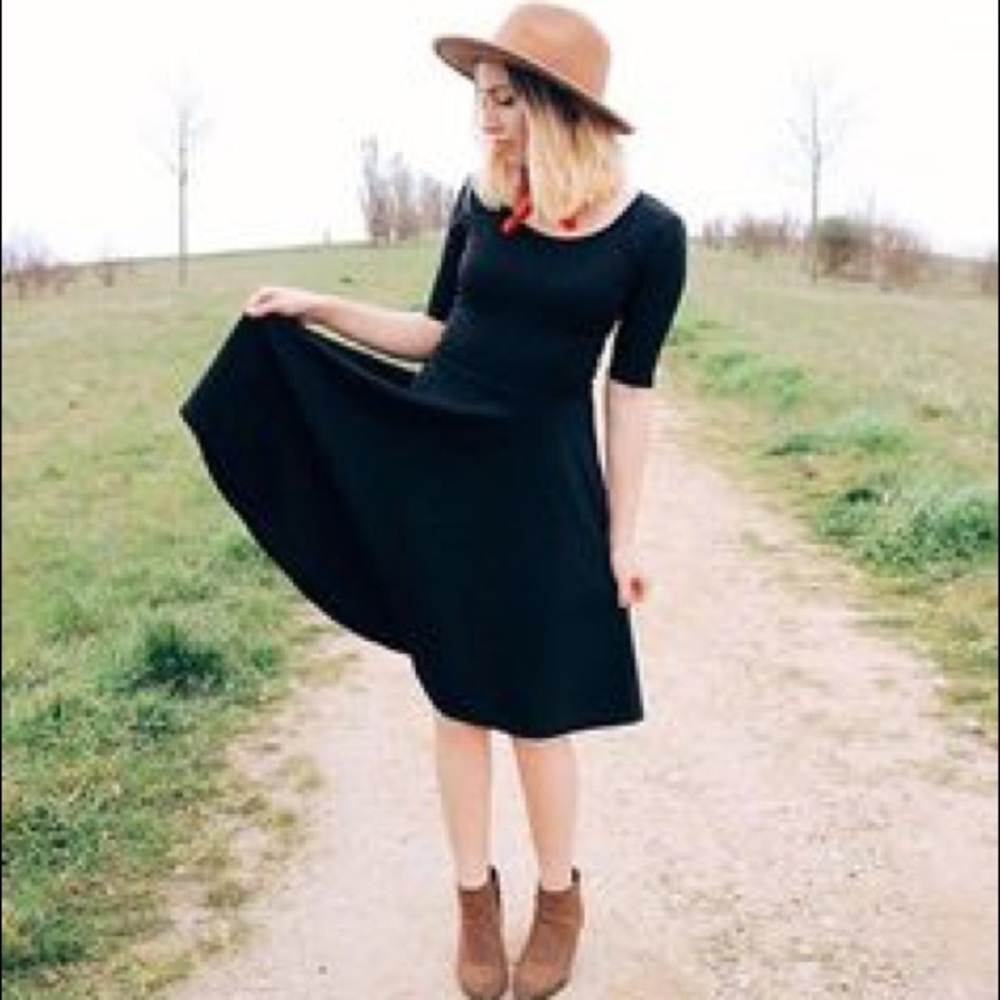 NWOT LuLaRoe Nicole Dress