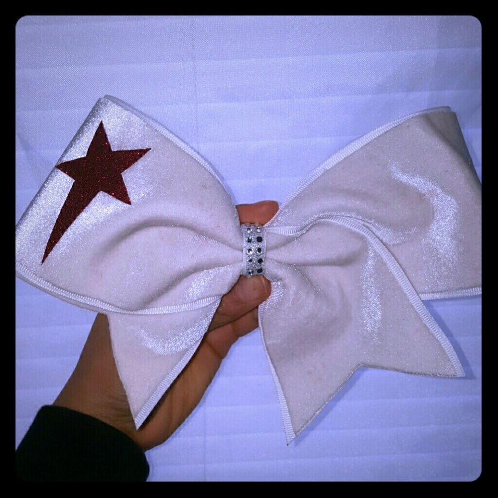 Cheer bow
