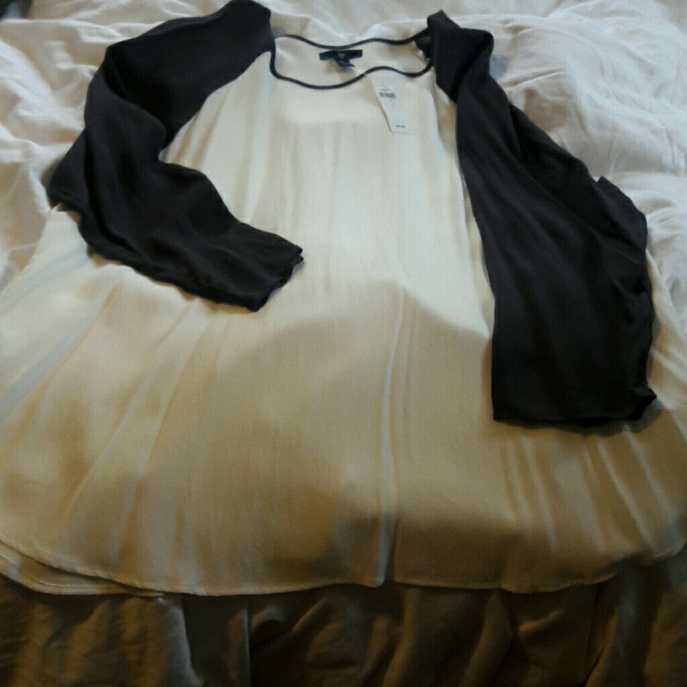 3/4 length sleeve shirt