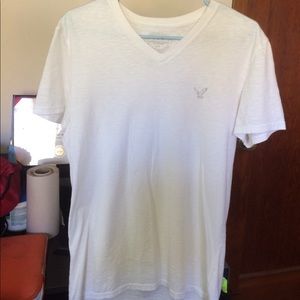 AE v-neck Shirt