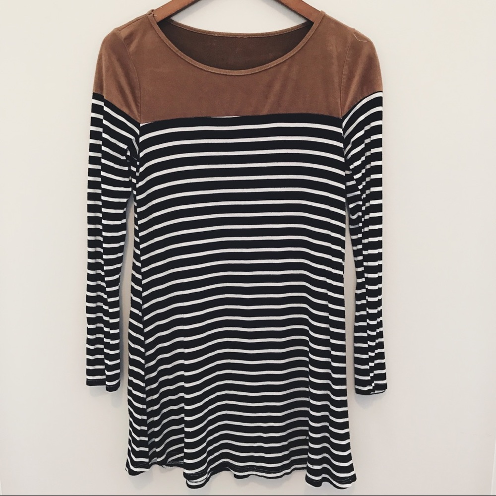 Small striped shirt with suede details!