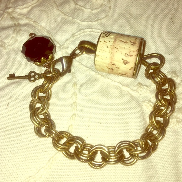 Jewelry - Adorable brass wine 🍷 cork bracelet! 💙