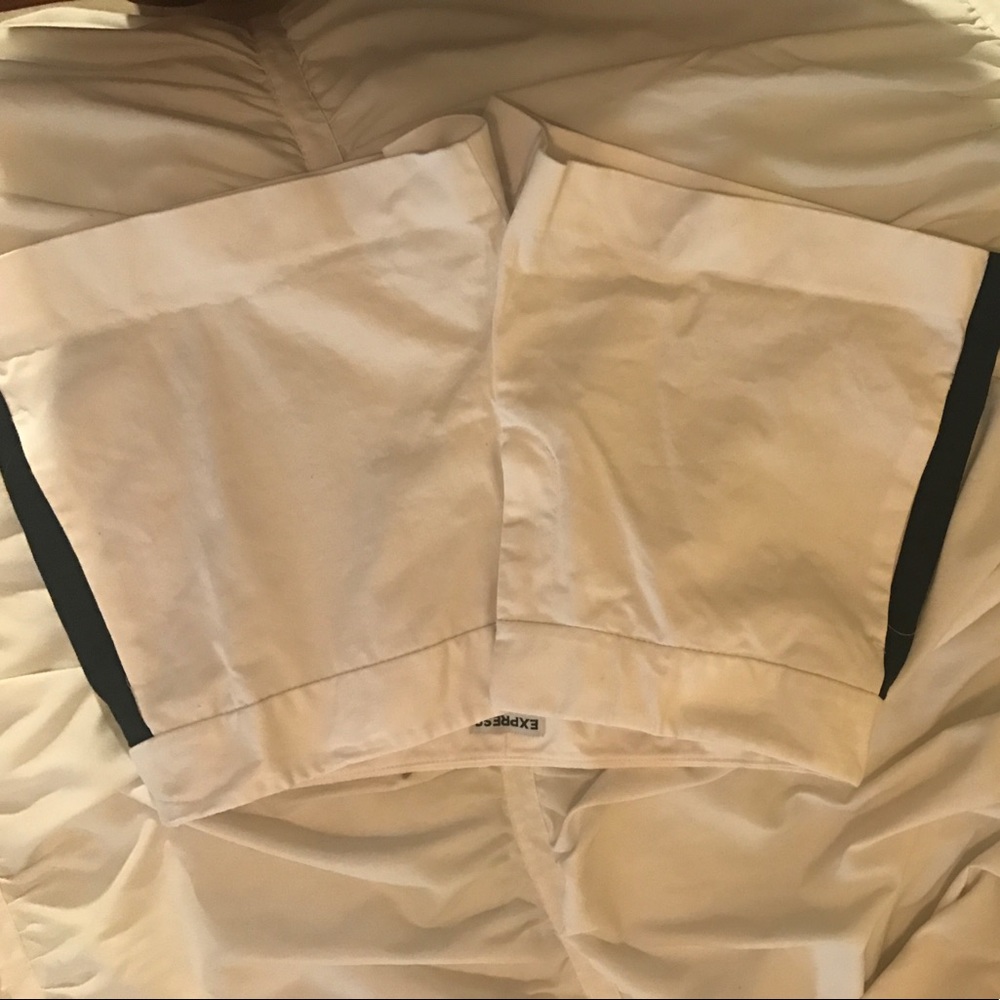 Shorts - Picture 3 of 4