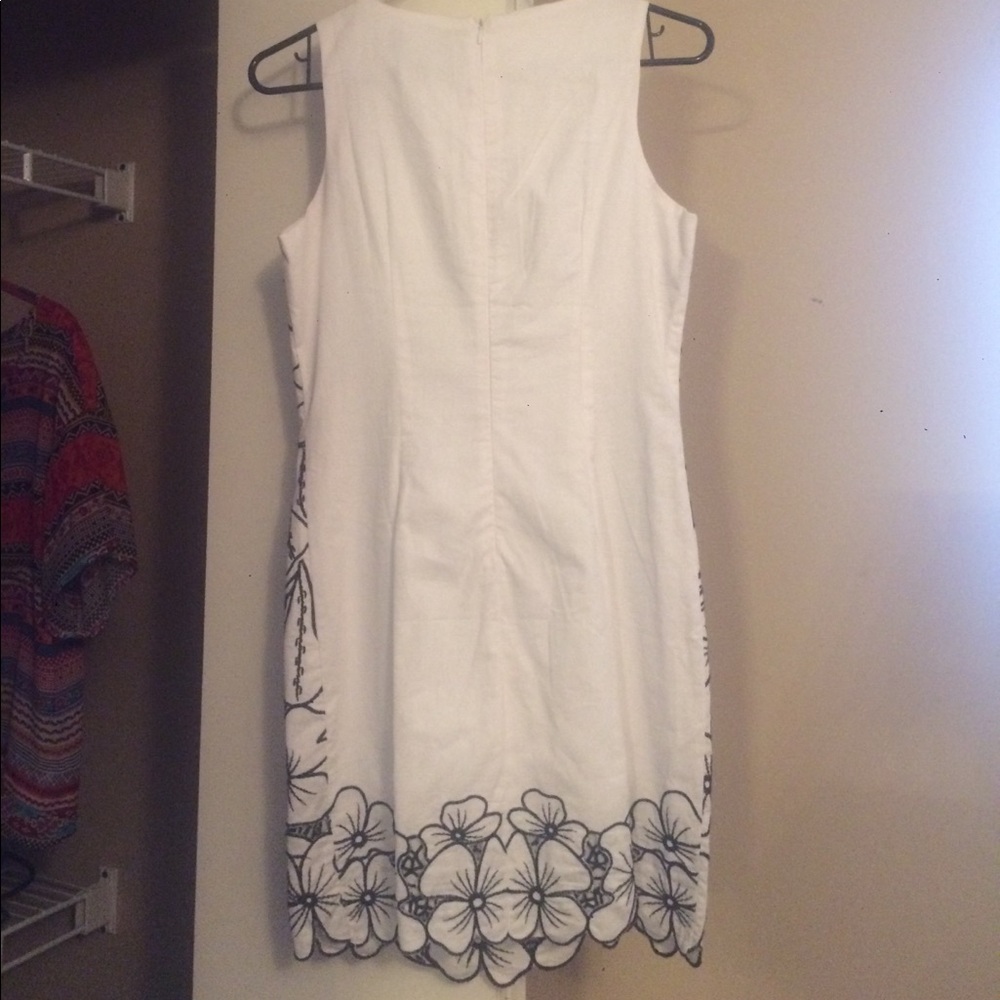 Dress - Picture 2 of 3
