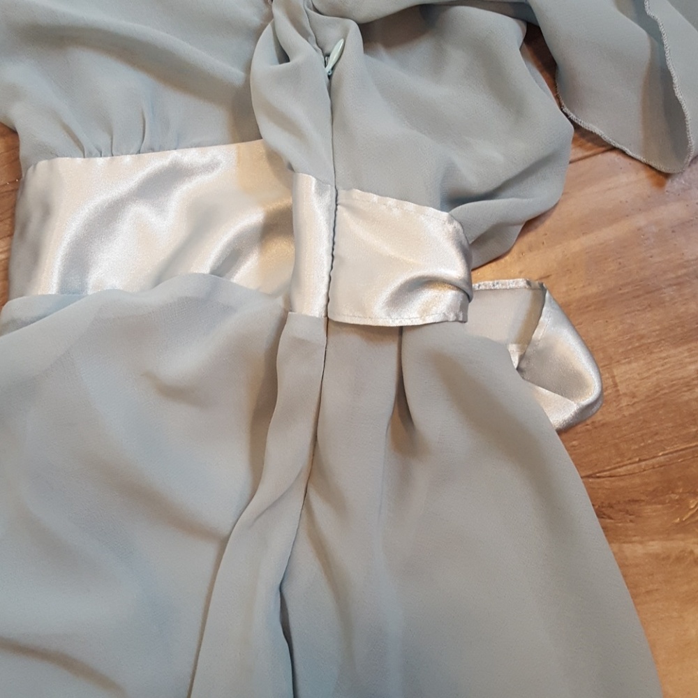 Sheer sea foam green top - Picture 2 of 4