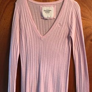 Abercrombie & Fitch V neck