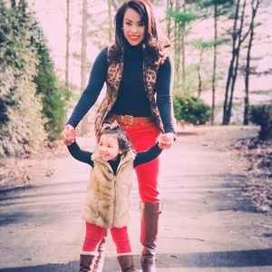 Meet your Posher, Thania