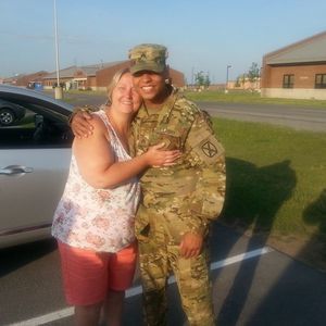 Meet your Posher, Della