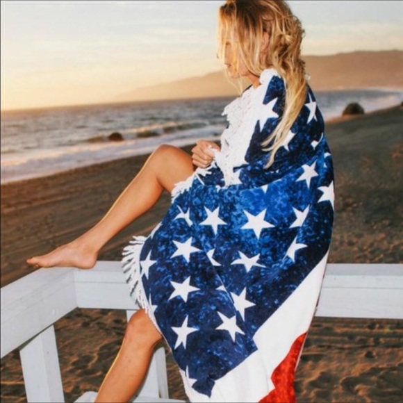 American Flag Beach Wrap - Picture 3 of 5
