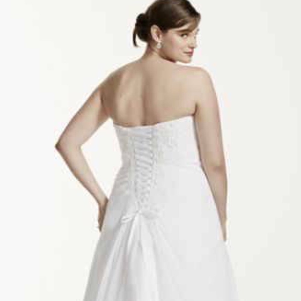 Davids Bridal Wedding Dress