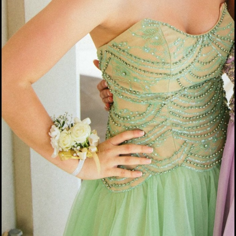 SHERRI HILL PROM DRESS!!!
