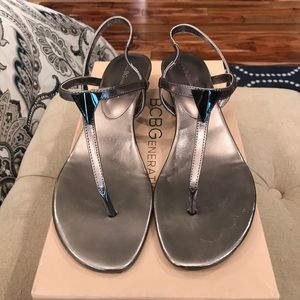 💦💦BCBG Metallic Low Heeled Wedge