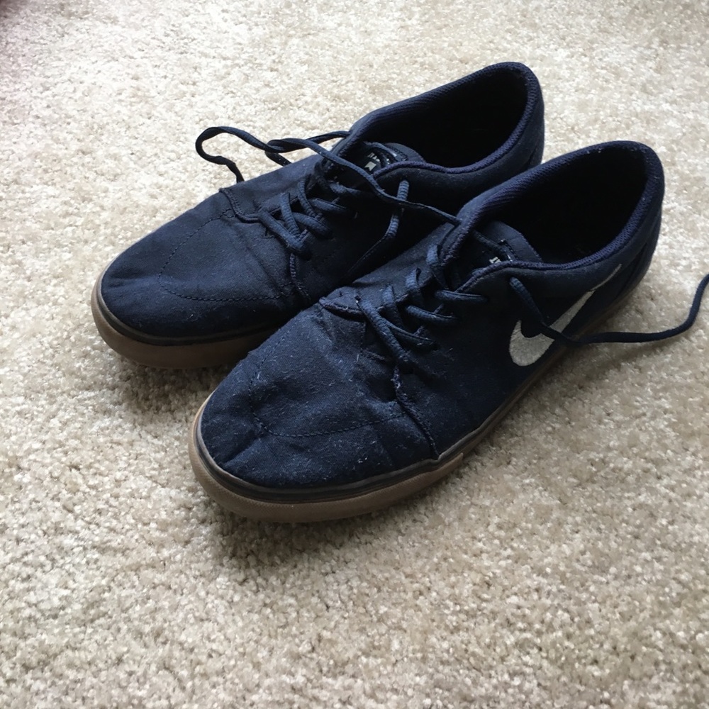 Nike blue sneaker