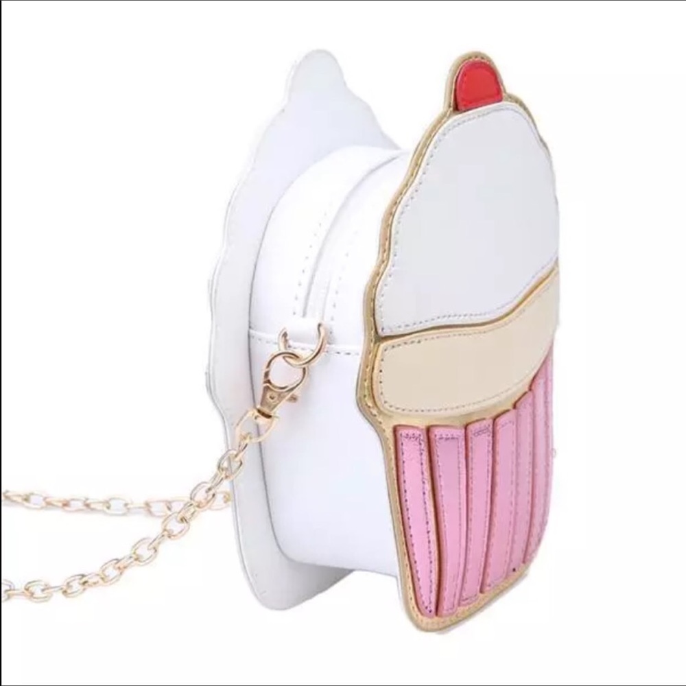 Adorable Cupcake Crossbody purse NEW in bag - Picture 3 of 3