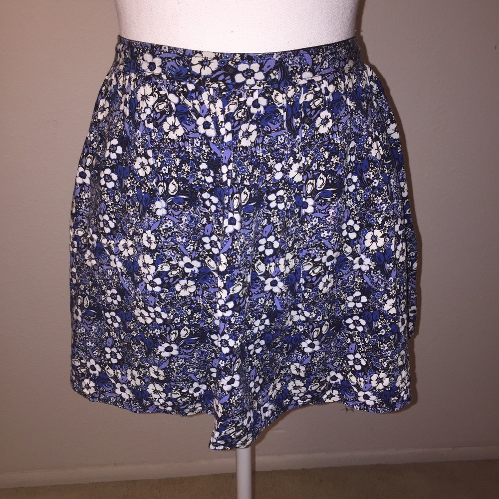 Forever 21 Blue & White Floral Mini Skirt