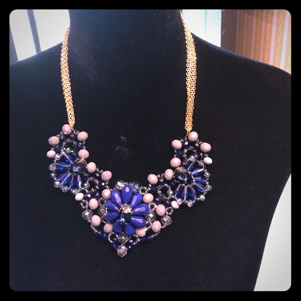 Beautiful blue and gold neclac