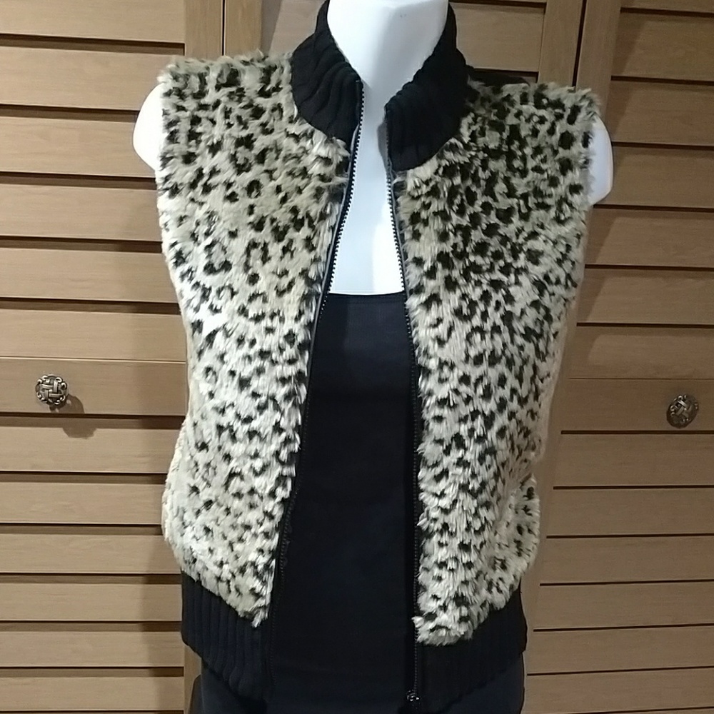 Cheetah Print Fur Zippered Vest