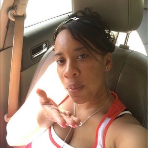 Meet your Posher, Adrienne