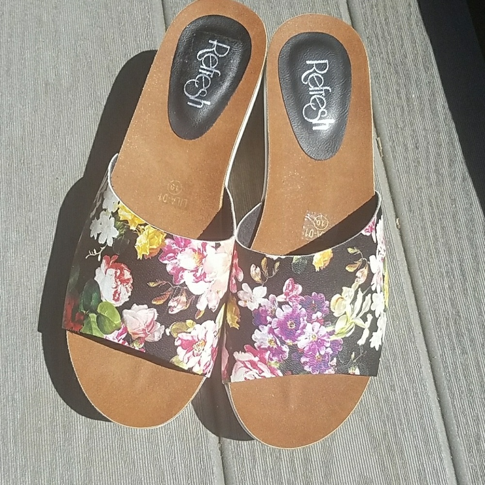 ⚡🎈➡️ Refresh Floral Slip-on Wedges