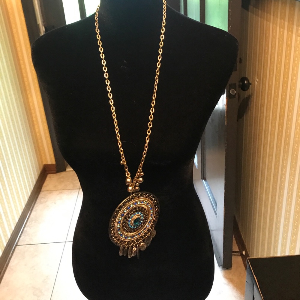 Gold ink blue and ferozi beautiful stone neclac