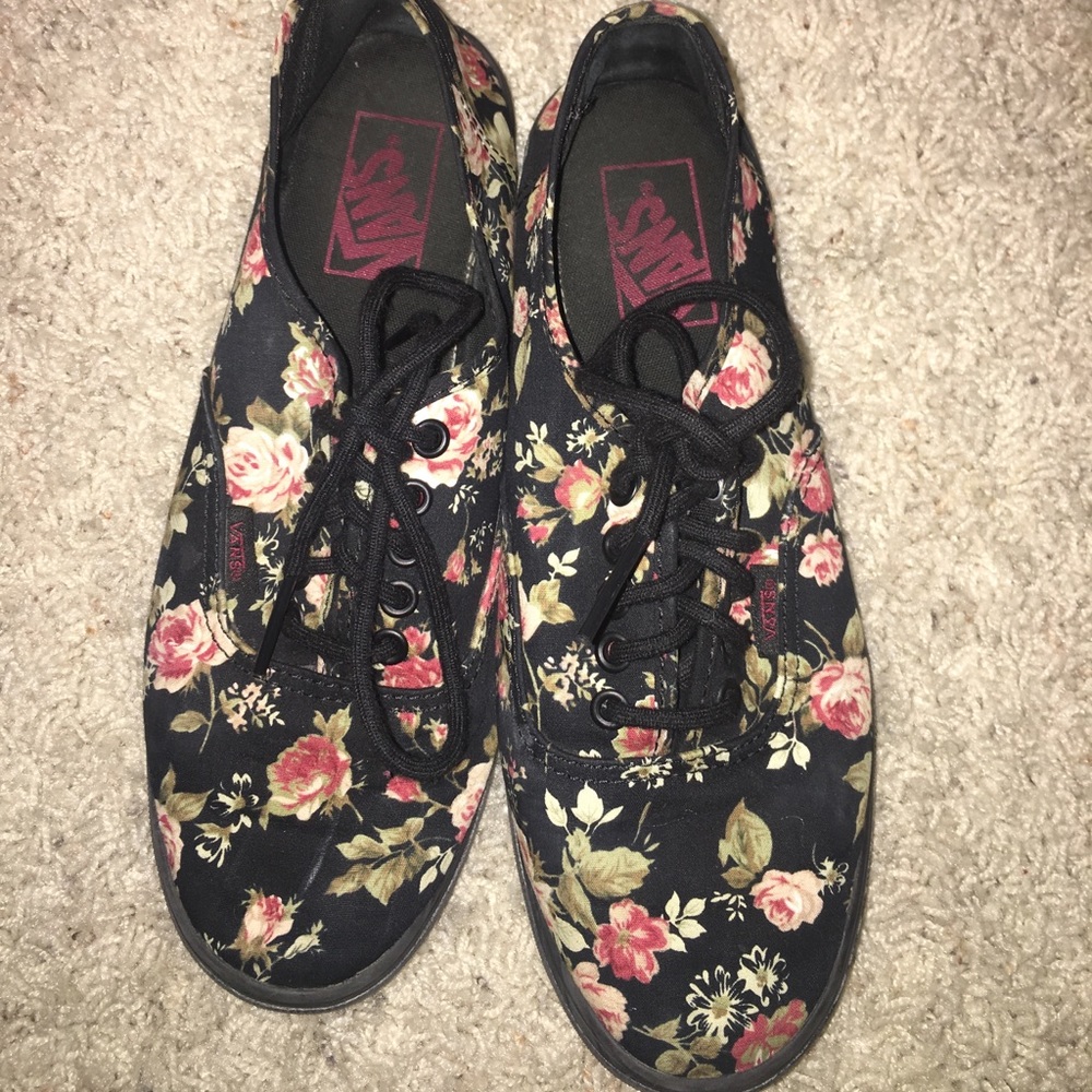 BLACK/PINK FLORAL AUTHENTIC LOW PRO VANS