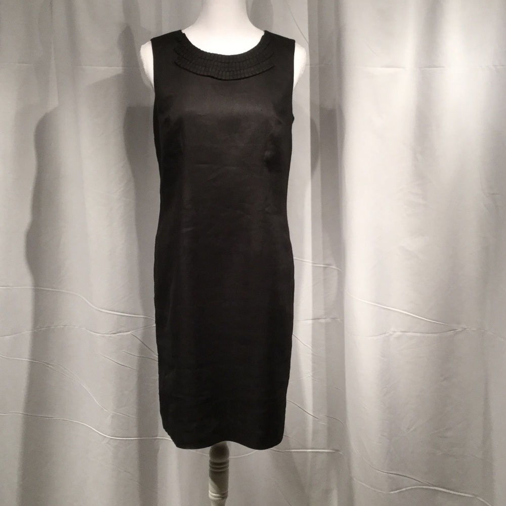 Sleeveless Black Linen Sheath Dress