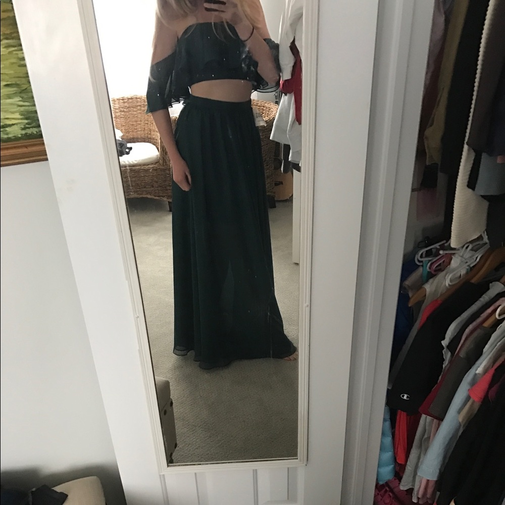 Fame & Partners evergreen two piece prom dress