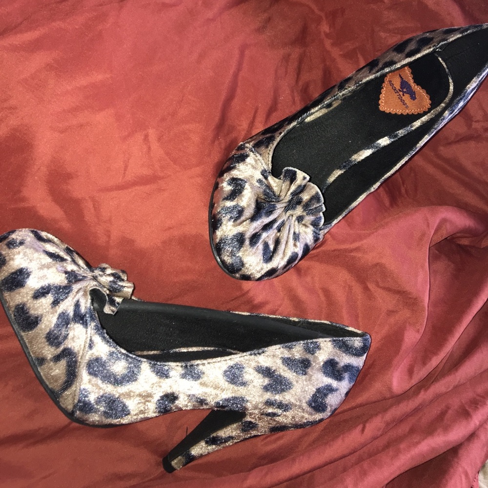 Velvet Cheetah Pump by Rocket Dog (8)