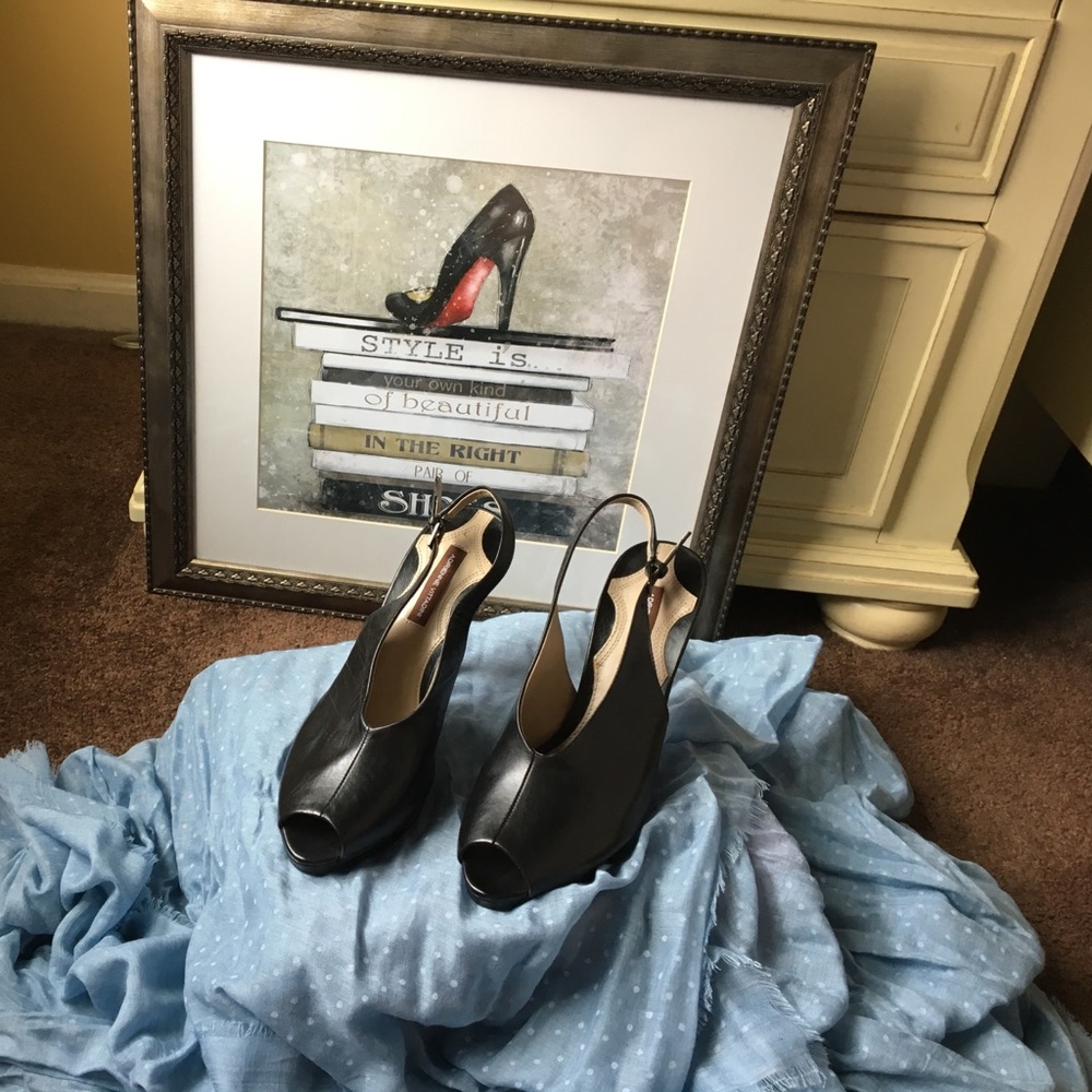 Brand New black leather peep toe sandal