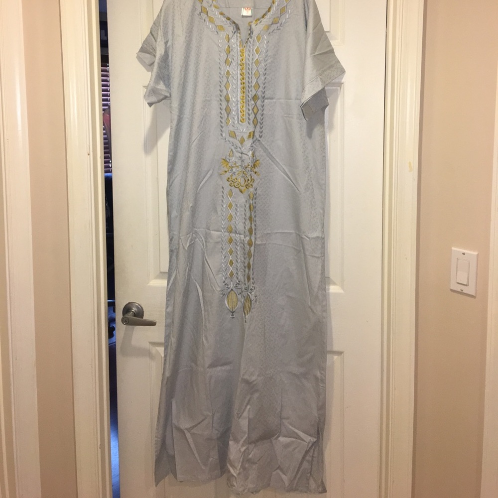 Tag Embroidered Pullover Long Global Outfit